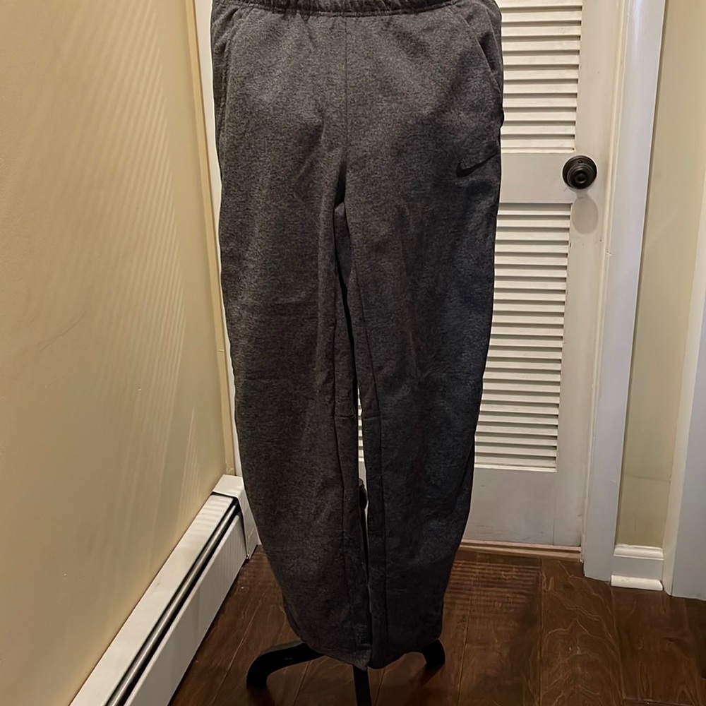 Mens L Nike standard fit sweatpants